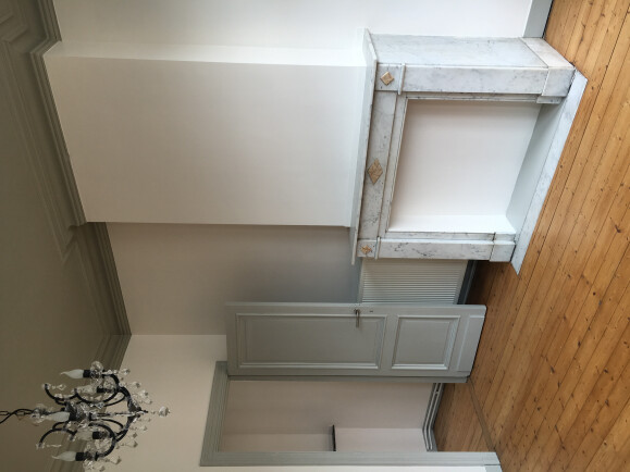 Prachtige authentieke schouw en hoge plafonds