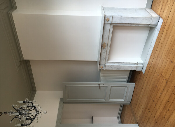 Prachtige authentieke schouw en hoge plafonds