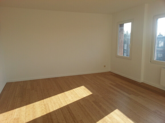 Woonkamer met volle parket
