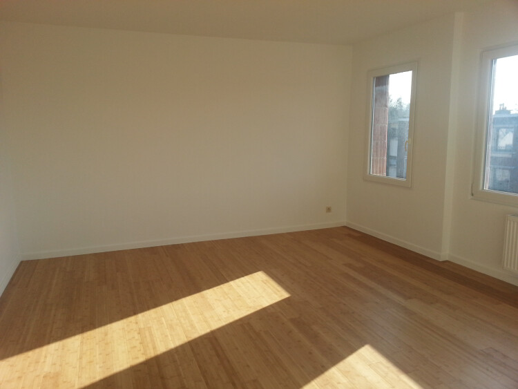 Woonkamer met volle parket
