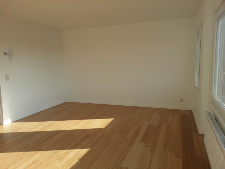 Woonkamer met veel lichtinval
