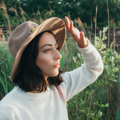 Nicole  is looking for a Room / Apartment / Studio in Antwerpen