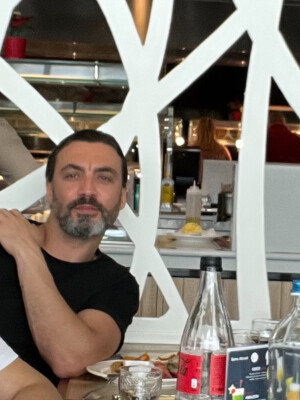 Erkan zoekt een Appartement / Studio in Antwerpen